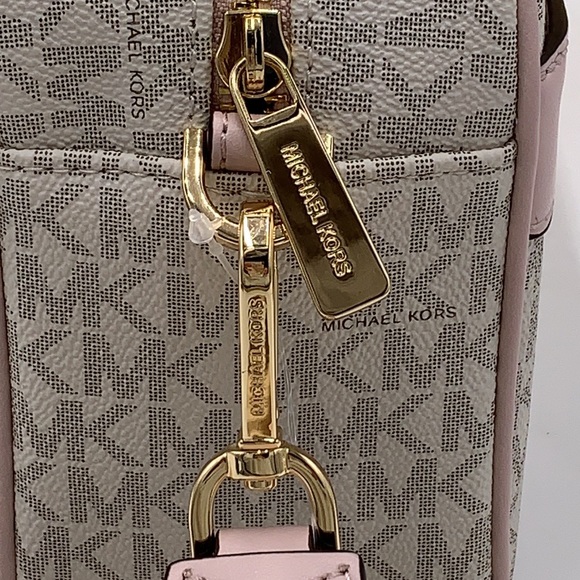 MICHAEL KORS KENLY LARGE POCKET XBODY POWDER BLUSH MULTI - Picture 10 of 16